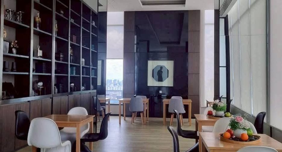 For rent and for sale 1 bed condo in Watthana, Bangkok