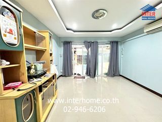 For sale 2 ベッドルーム townhouse in Saphan Sung, Bangkok