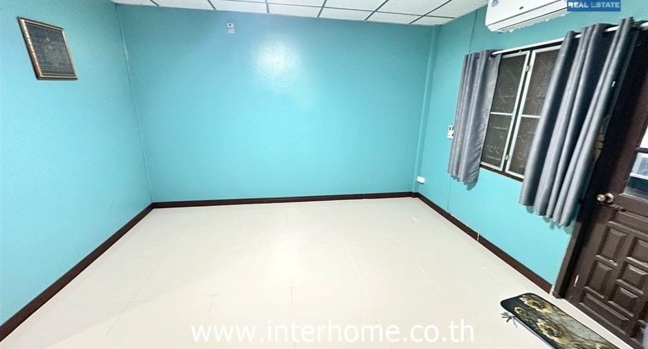 For sale 2 ベッドルーム townhouse in Saphan Sung, Bangkok