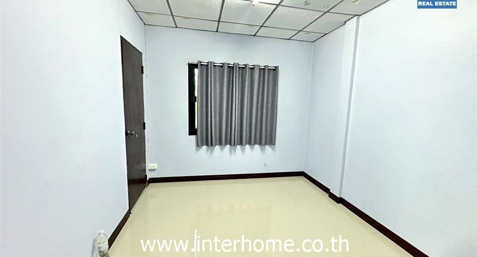 For sale 2 ベッドルーム townhouse in Saphan Sung, Bangkok