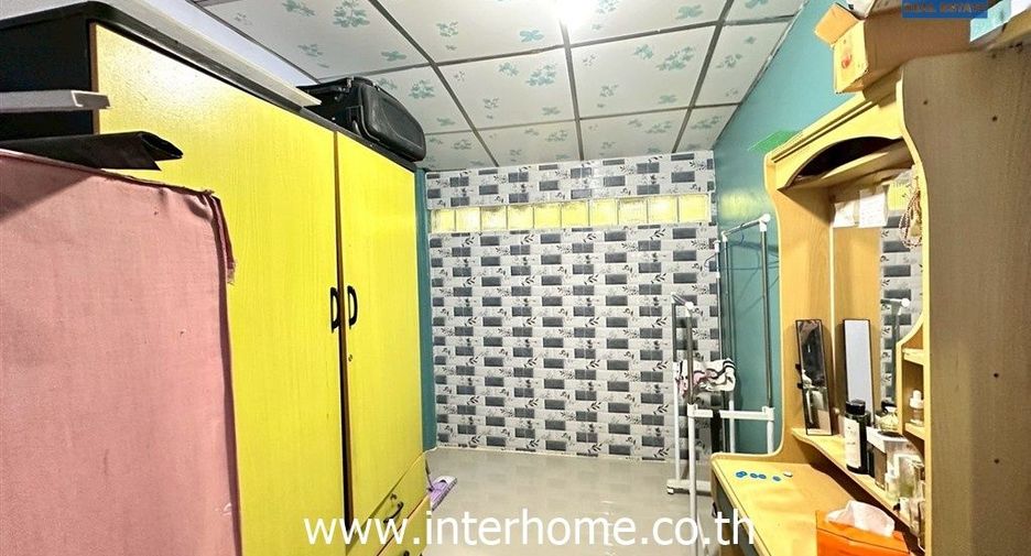 For sale 2 ベッドルーム townhouse in Saphan Sung, Bangkok