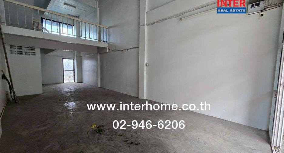 For sale 3 bedrooms retail Space in Min Buri, Bangkok