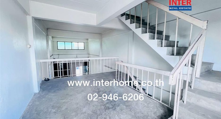 For sale 3 bedrooms retail Space in Min Buri, Bangkok