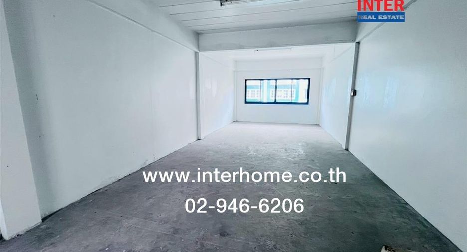For sale 3 bedrooms retail Space in Min Buri, Bangkok