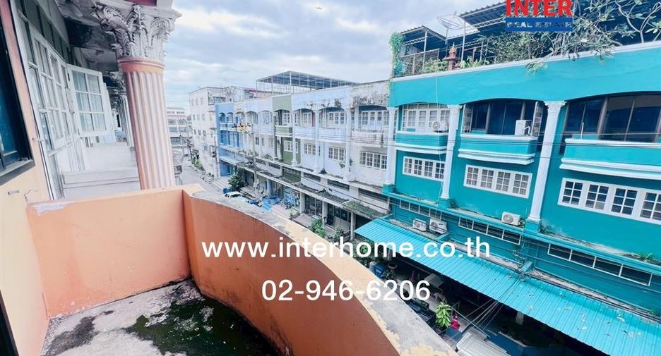 For sale 3 bedrooms retail Space in Min Buri, Bangkok