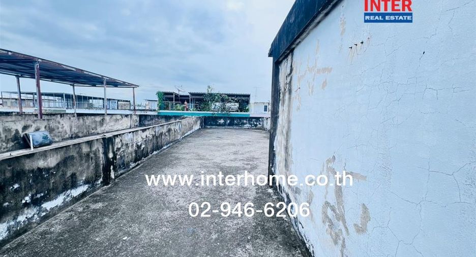 For sale 3 bedrooms retail Space in Min Buri, Bangkok