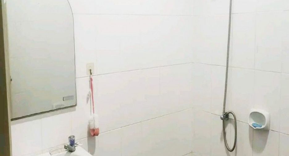 Casa adosada en venta de 2 habitaciones en Mueang Chon Buri, Chonburi