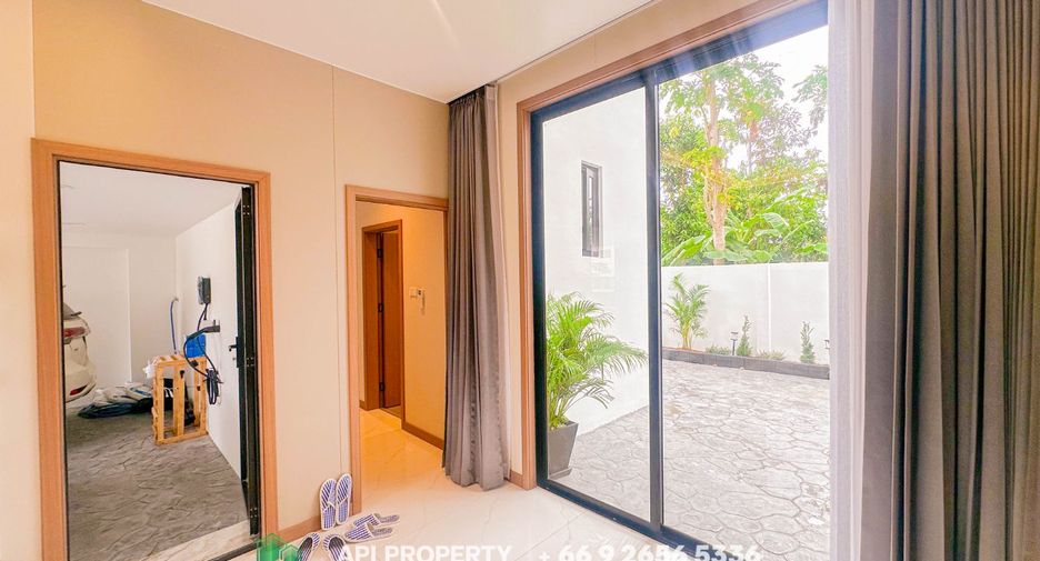 Casa en venta de 5 habitaciones en Bang Lamung, Chonburi