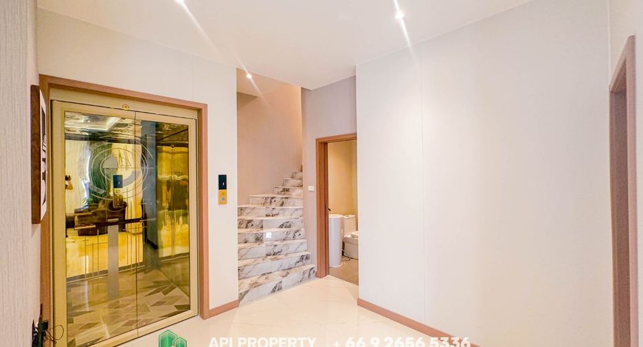 Casa en venta de 5 habitaciones en Bang Lamung, Chonburi