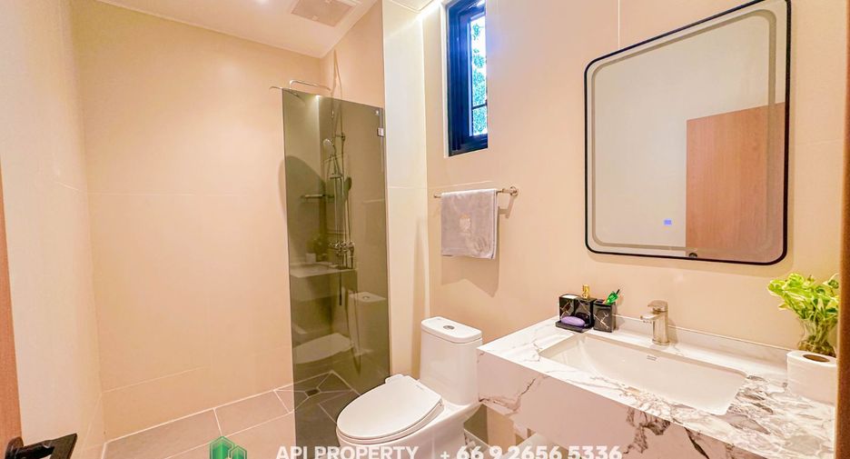 Casa en venta de 5 habitaciones en Bang Lamung, Chonburi