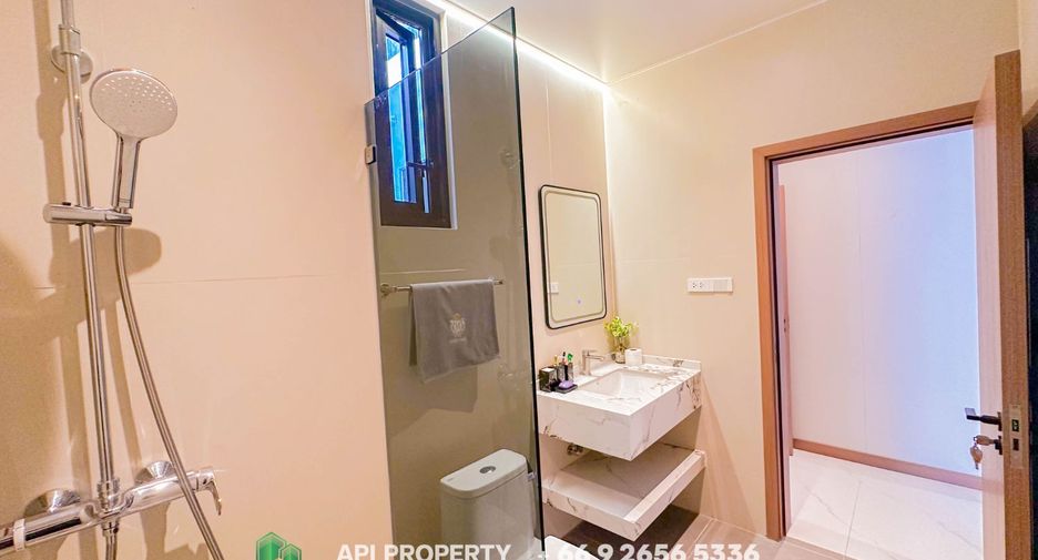 Casa en venta de 5 habitaciones en Bang Lamung, Chonburi