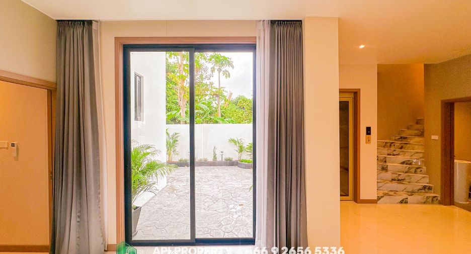 Casa en venta de 5 habitaciones en Bang Lamung, Chonburi