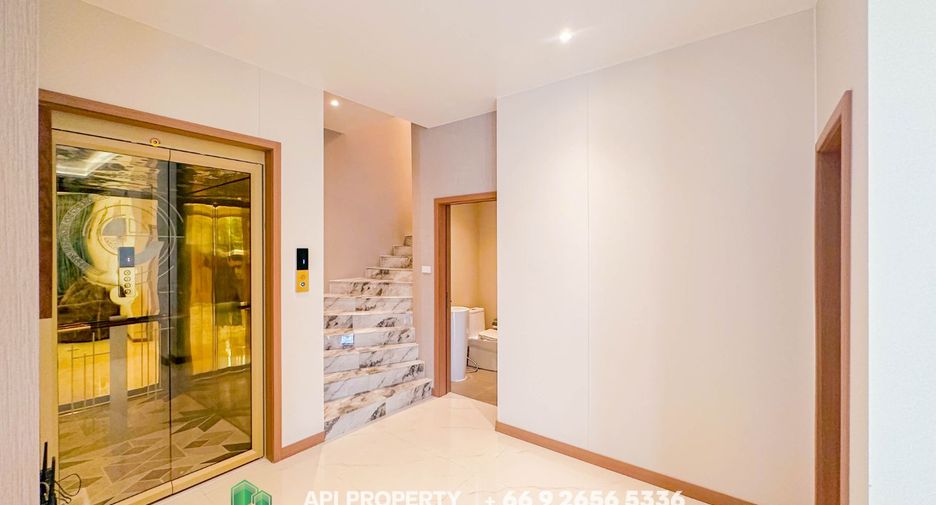 Casa en venta de 5 habitaciones en Bang Lamung, Chonburi