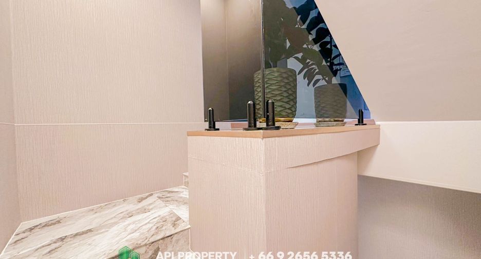 Casa en venta de 5 habitaciones en Bang Lamung, Chonburi
