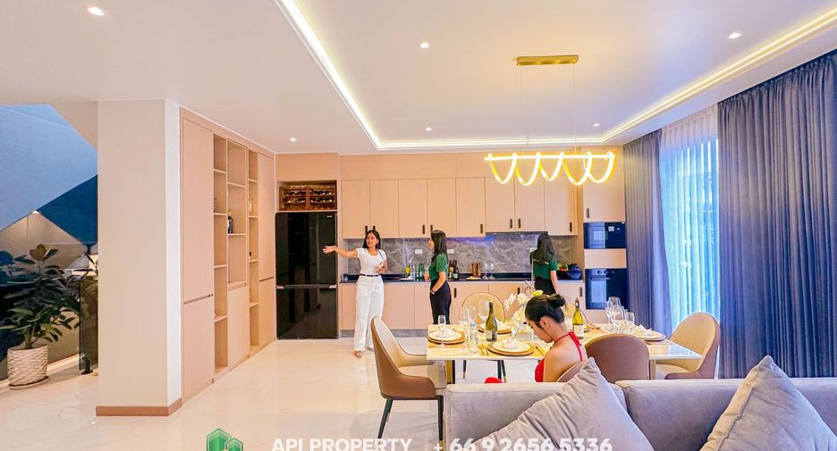 Casa en venta de 5 habitaciones en Bang Lamung, Chonburi