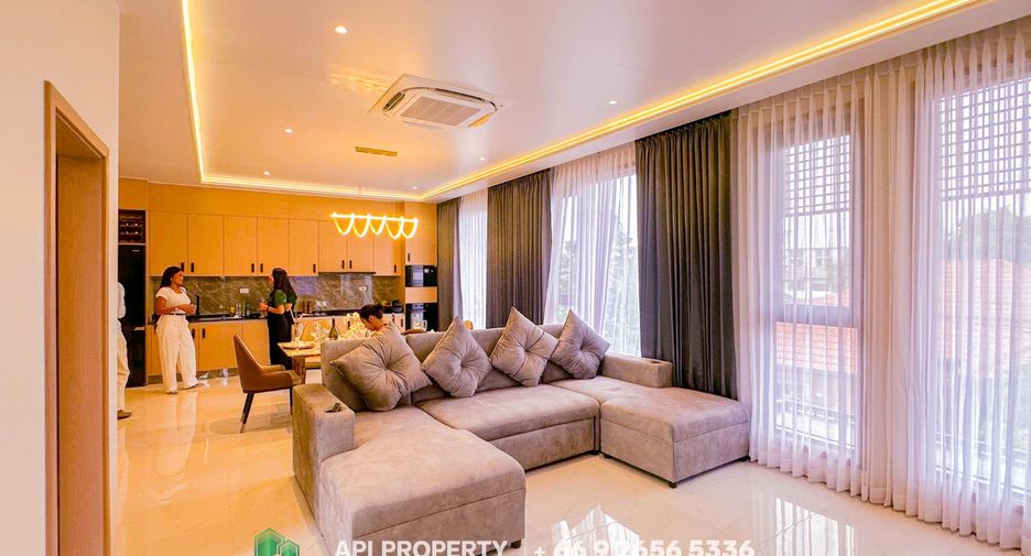 Casa en venta de 5 habitaciones en Bang Lamung, Chonburi