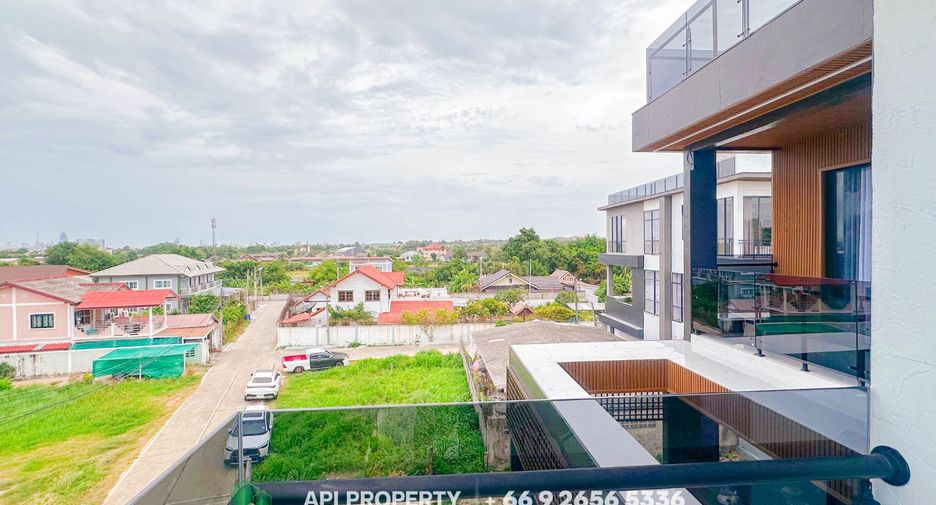 Casa en venta de 5 habitaciones en Bang Lamung, Chonburi