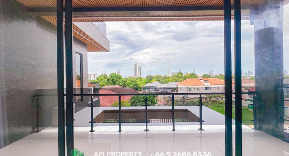 Casa en venta de 5 habitaciones en Bang Lamung, Chonburi