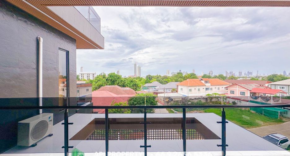 Casa en venta de 5 habitaciones en Bang Lamung, Chonburi