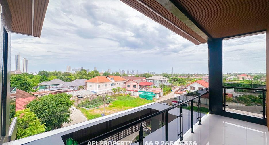 Casa en venta de 5 habitaciones en Bang Lamung, Chonburi