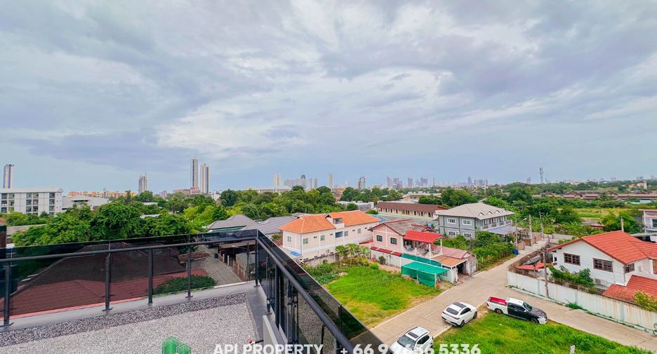 Casa en venta de 5 habitaciones en Bang Lamung, Chonburi