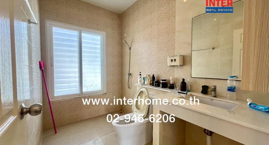 For sale 4 bedrooms house in Khlong Sam Wa, Bangkok