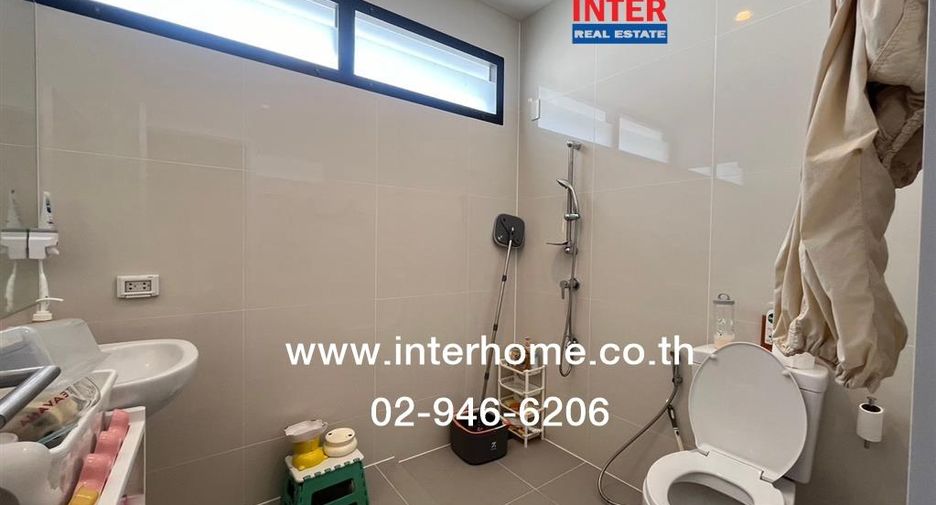 For sale 3 bedrooms house in Khlong Sam Wa, Bangkok