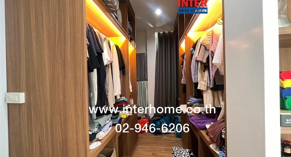 For sale 3 bedrooms house in Khlong Sam Wa, Bangkok
