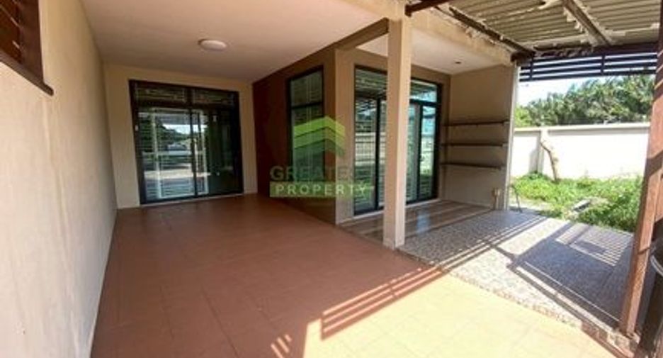 Casa adosada en venta de 3 habitaciones en Phra Samut Chedi, Samut Prakan