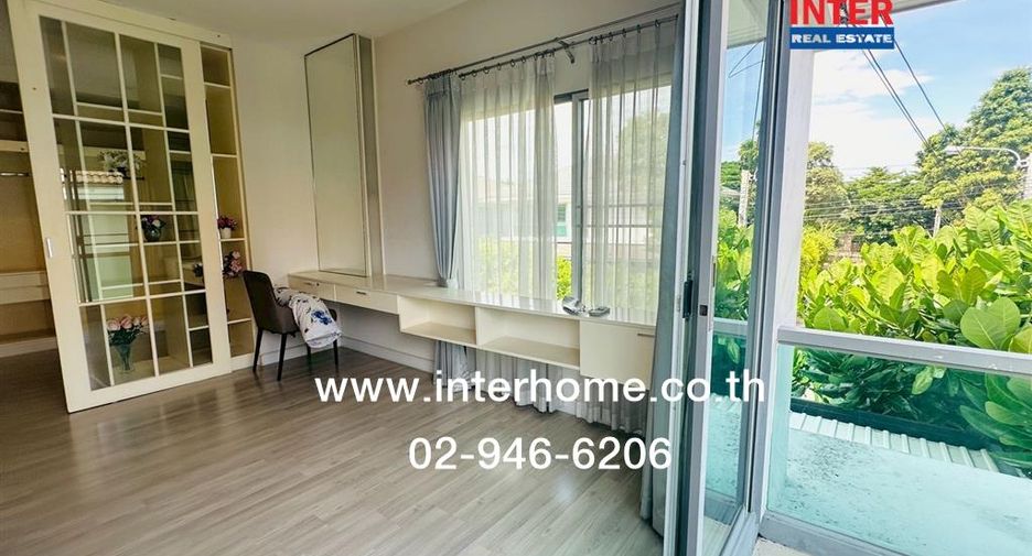 For sale 4 bedrooms house in Lat Krabang, Bangkok