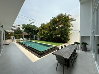 For rent and for sale 5 bedrooms villa in Bang Lamung, Chonburi