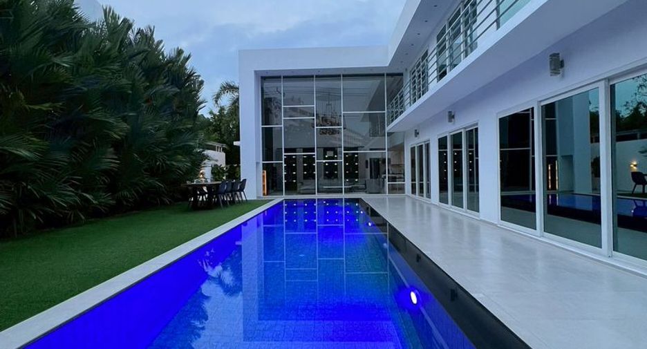 Villa zur Miete und zum Kauf mit 5 Zimmer in Bang Lamung, Chonburi