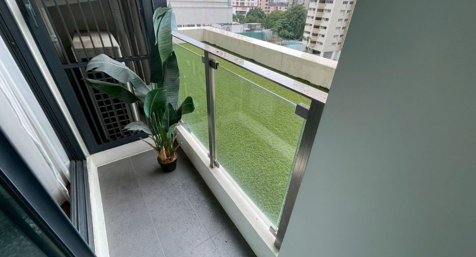 For rent 2 bedrooms condo in Khlong Toei, Bangkok