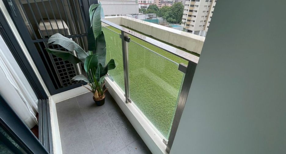 For rent 2 bedrooms condo in Khlong Toei, Bangkok
