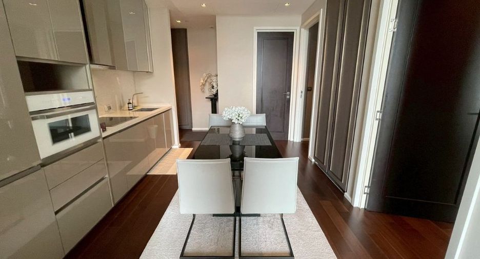 For rent 2 bedrooms condo in Khlong Toei, Bangkok