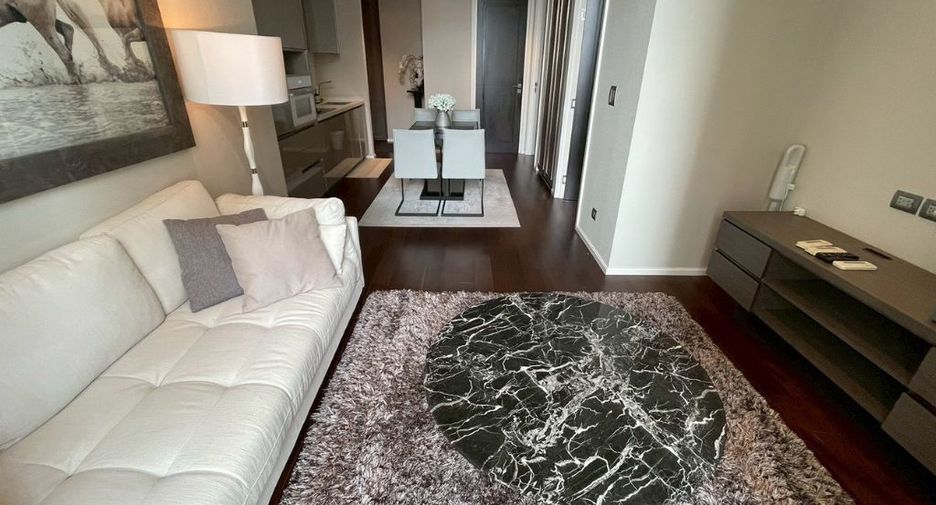 For rent 2 bedrooms condo in Khlong Toei, Bangkok