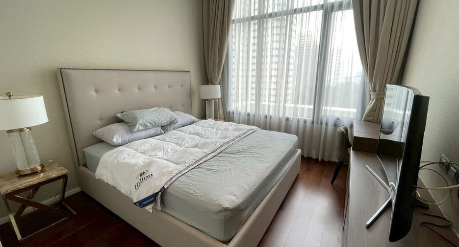 For rent 2 bedrooms condo in Khlong Toei, Bangkok