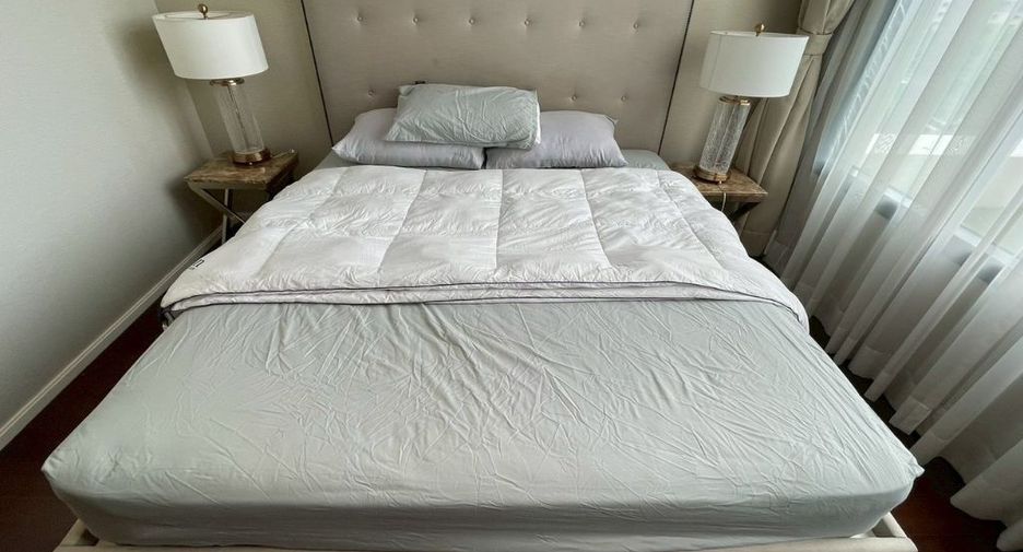For rent 2 bedrooms condo in Khlong Toei, Bangkok