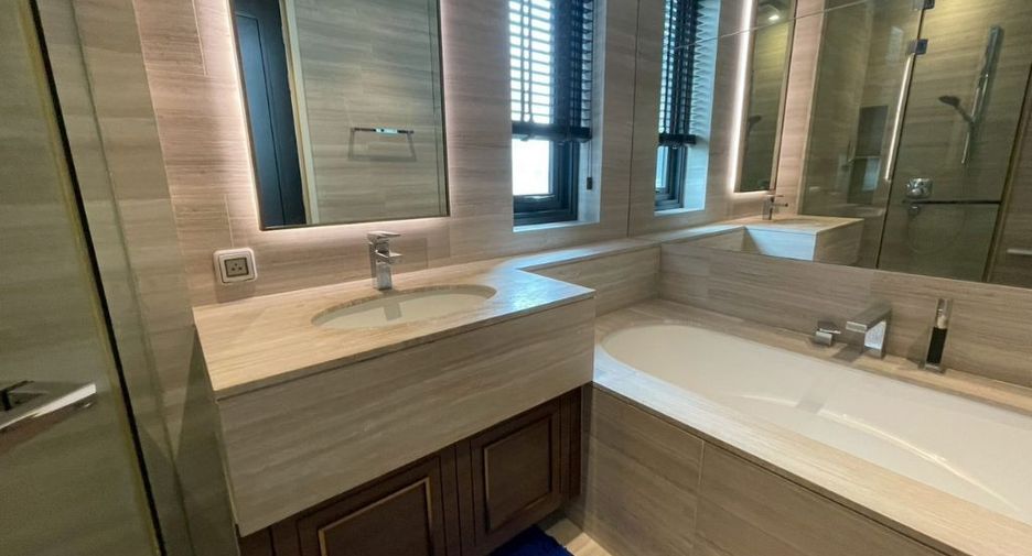 For rent 2 bedrooms condo in Khlong Toei, Bangkok
