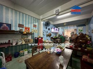 For sale 2 bedrooms retail Space in Mueang Samut Prakan, Samut Prakan