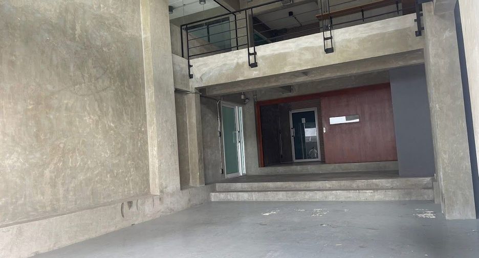 For rent 10 bedrooms retail Space in Suan Luang, Bangkok