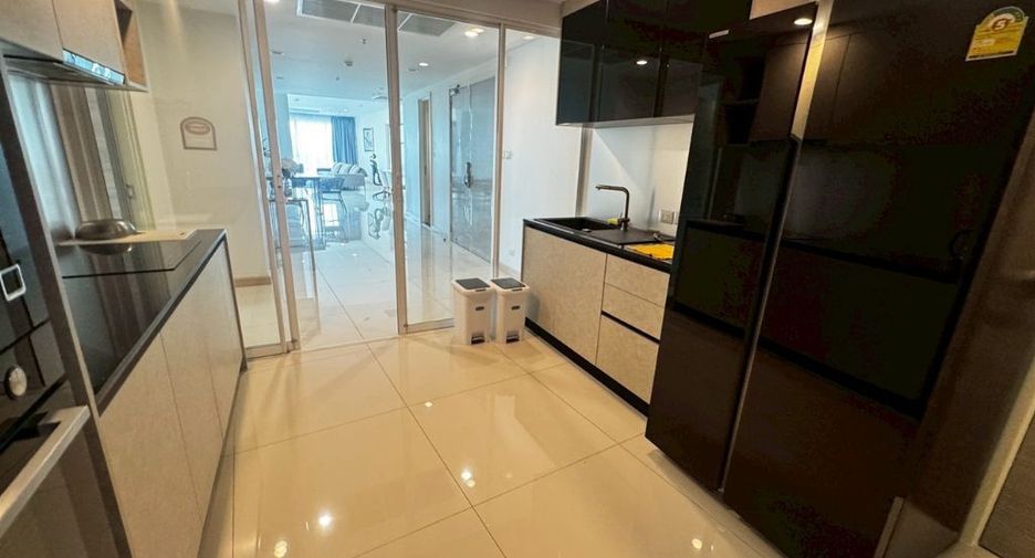 For rent 3 bedrooms condo in Yan Nawa, Bangkok