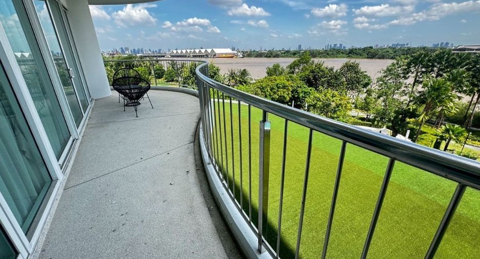 For rent 3 bedrooms condo in Yan Nawa, Bangkok