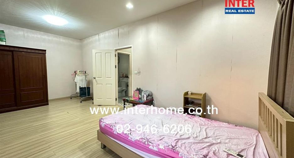For sale 3 bedrooms house in Mueang Nonthaburi, Nonthaburi