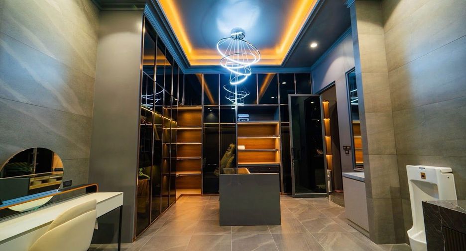 Haus zum Kauf mit 9 Zimmer in Thawi Watthana, Bangkok