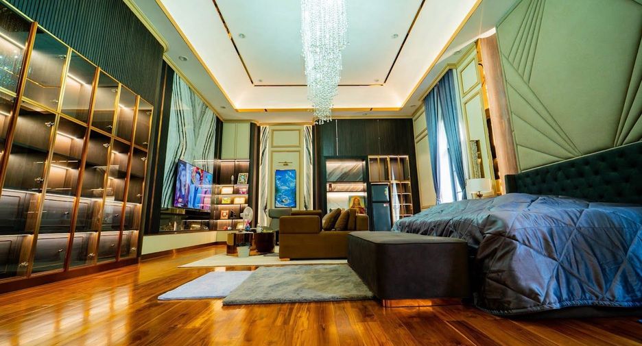 Haus zum Kauf mit 9 Zimmer in Thawi Watthana, Bangkok
