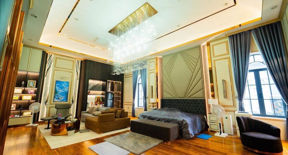 Haus zum Kauf mit 9 Zimmer in Thawi Watthana, Bangkok
