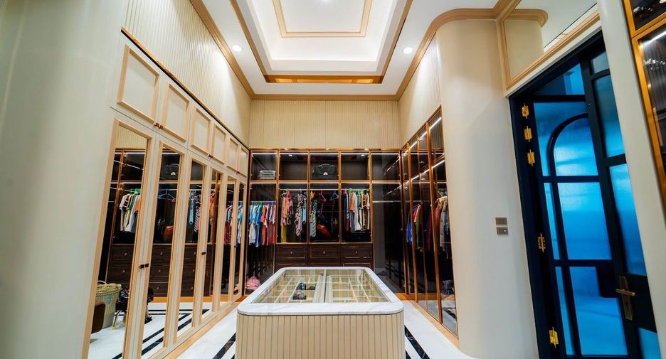Haus zum Kauf mit 9 Zimmer in Thawi Watthana, Bangkok