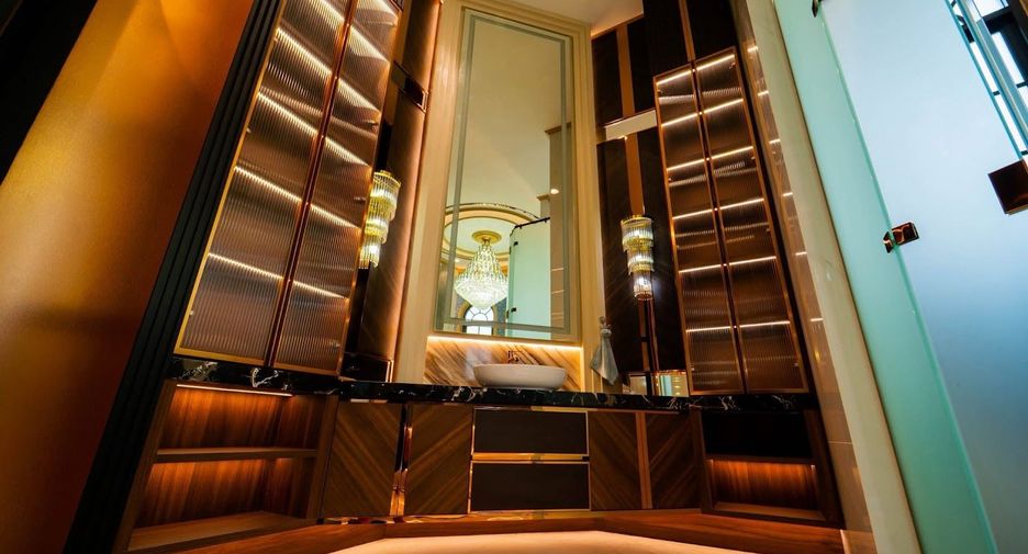 Haus zum Kauf mit 9 Zimmer in Thawi Watthana, Bangkok