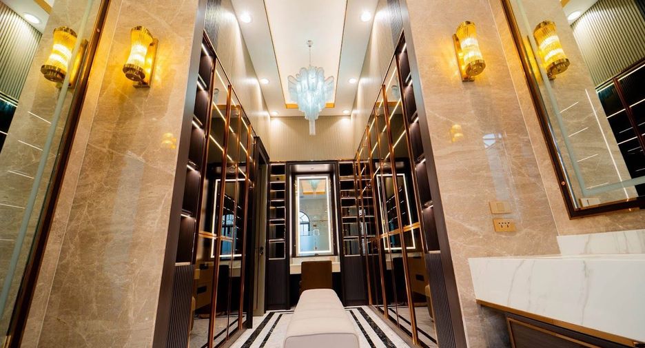 Haus zum Kauf mit 9 Zimmer in Thawi Watthana, Bangkok